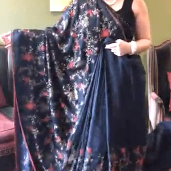 Designer crepe silk floral embroidered with swarvoski crystals saree n bp - Picture 1 of 5